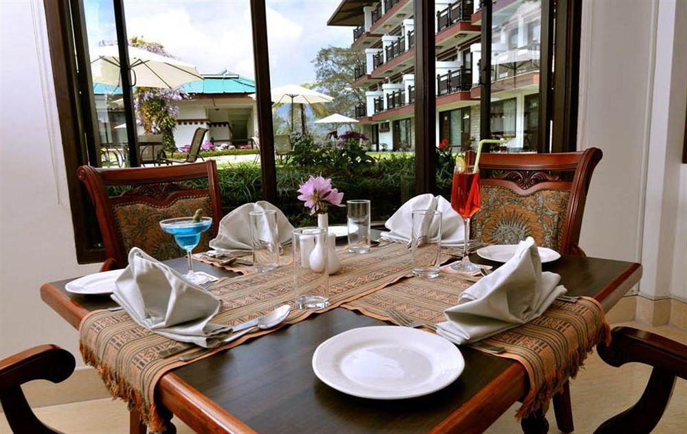 Denzong Regency- Luxury Mountain Retreat Spa & Casino Gangtok Exterior foto